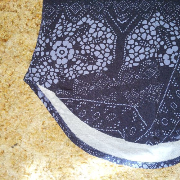 4/$20 | Dex Blue T-Shirt with asymmetric hem - Picture 4 of 6